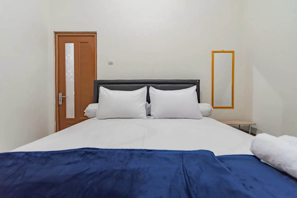 The Lima Guest House Syariah Mitra RedDoorz