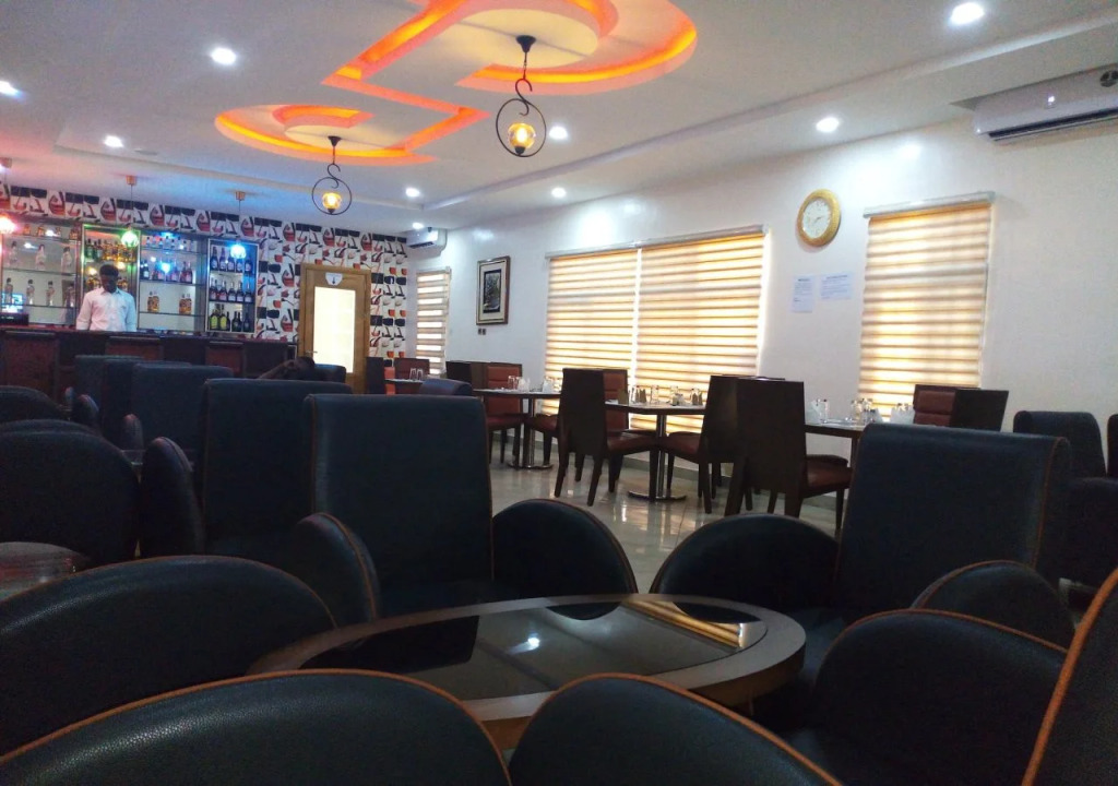 Bana Hotel & Suites