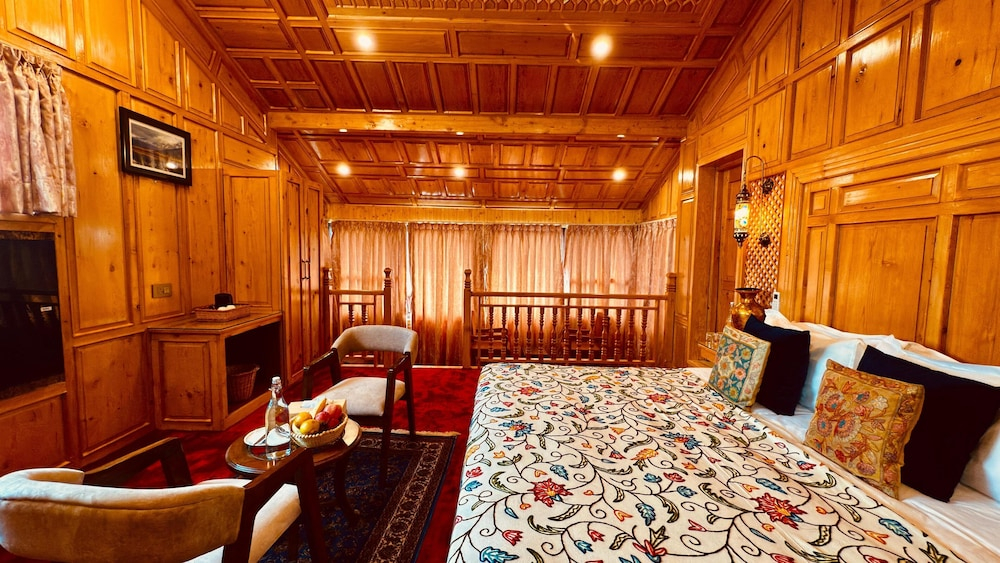 Kashmir Mahal Resorts by Stay Pattern