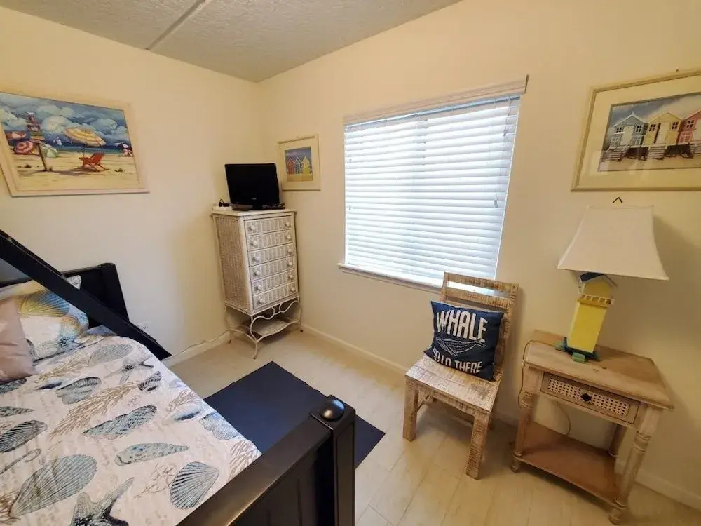 Summerhouse 104: Direct Oceanfront 2 Bedroom Condo