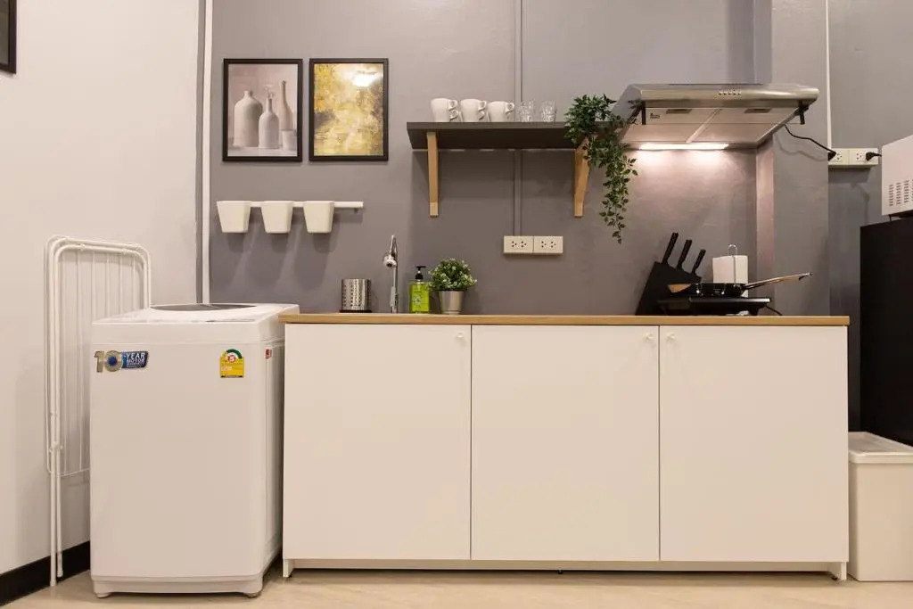 U2 Large 2 Bedrooms 100m to BTS station
