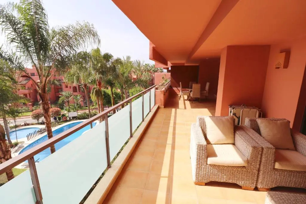 Salinas. Apartment for 4. Terrace/Parking/Pools/Gym/4mins beach