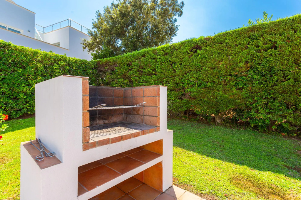 Villa Laura Large Private Pool Walk to Beach Sea Views A C Wifi