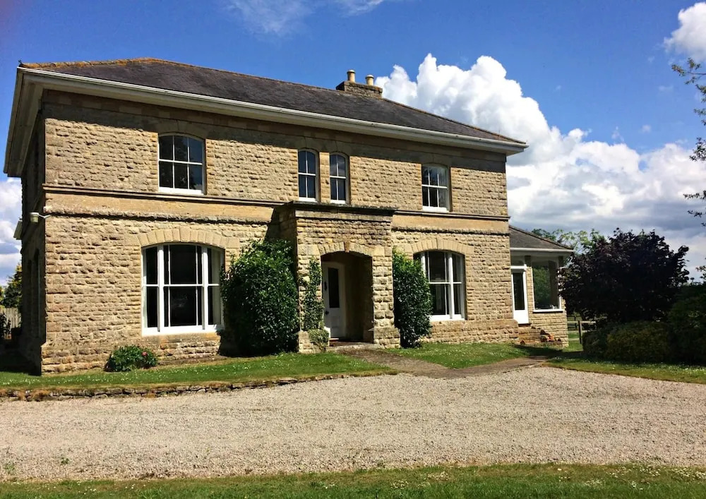 Walltree House