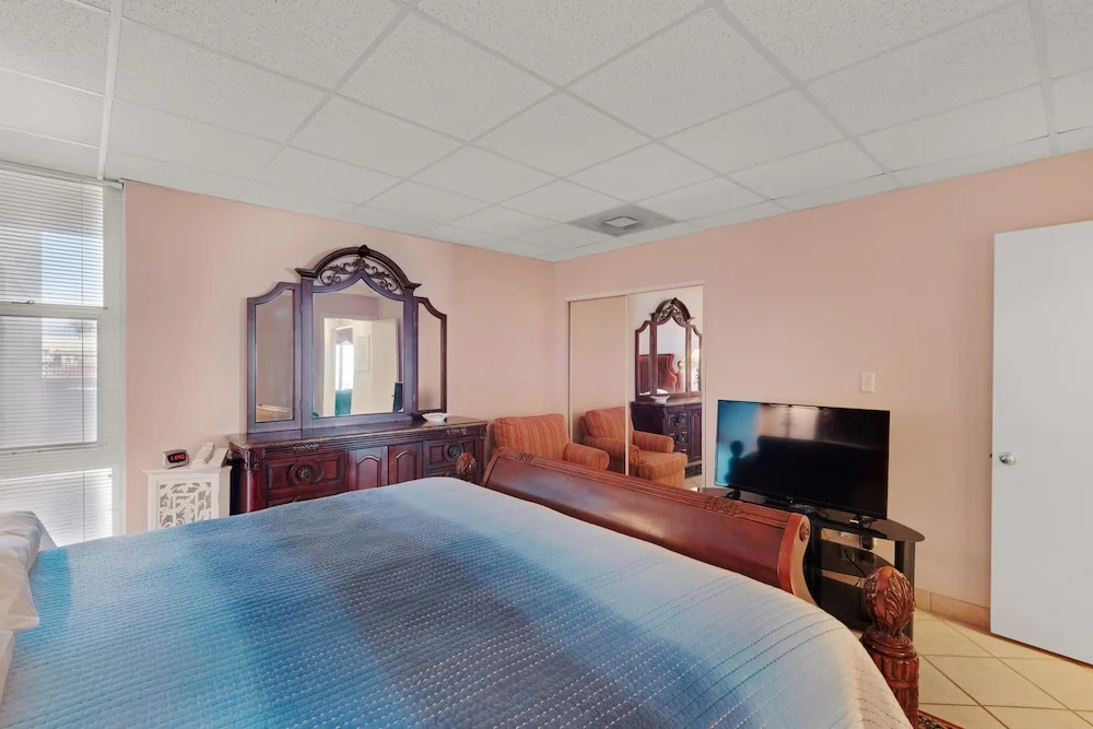Sans Souci unit 104