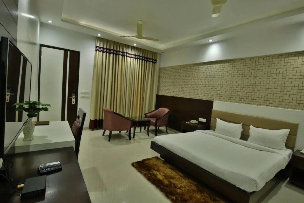 Jhansi Hotel