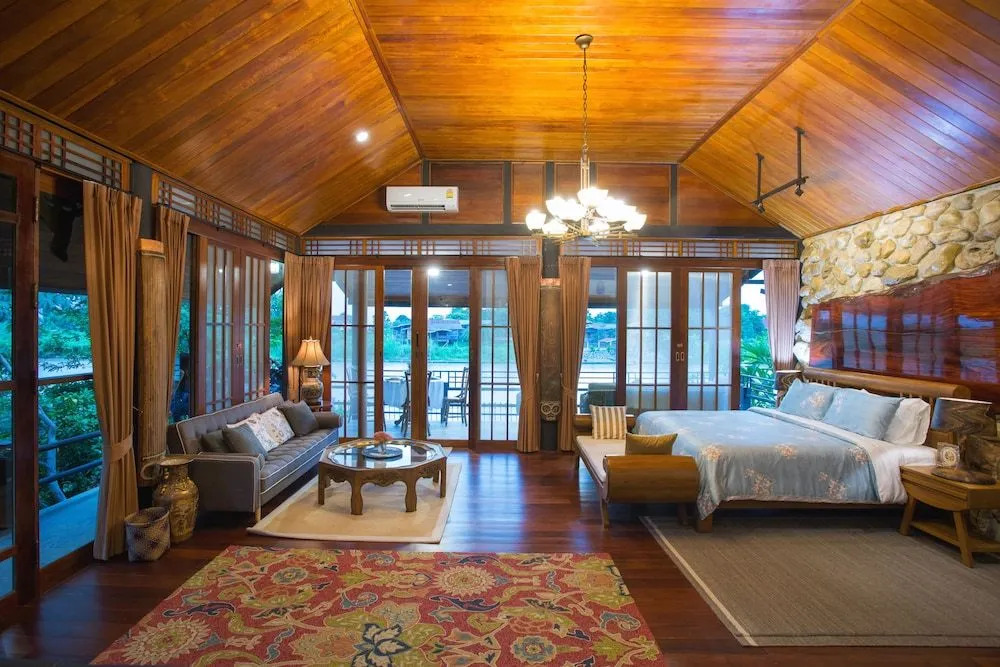 Cattanis Riverside Home
