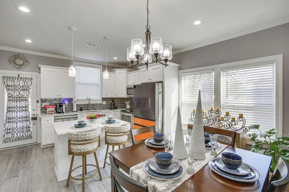 Pet-friendly Gallatin Home w/ Deck, 1 Mi to Town!