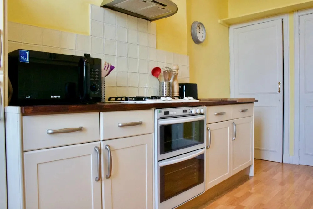 3 Bedroom Apartment in Edinburgh's New Town