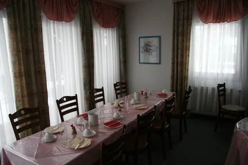 Hotel Und Pension Le Petit