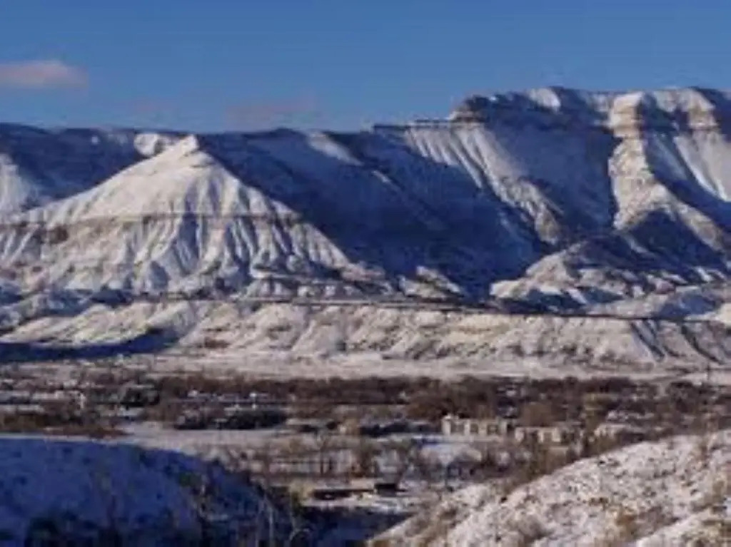 Western Slope Suites Parachute