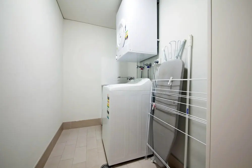 Cote D'Azur, Unit 11/61 Donald Street