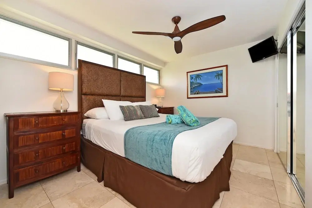 Lahaina Roads #205 1 Bedroom Condo by Redawning