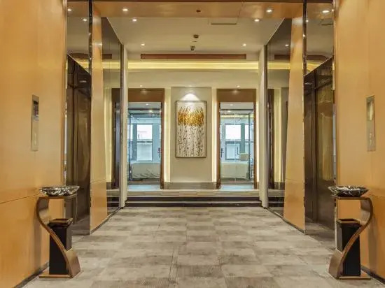 Moshe Hotel (Zhengzhou East Railway Station Mixc Store)