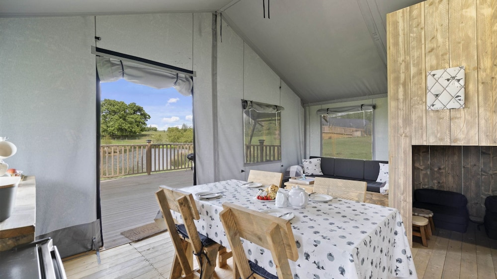 Safari Tent by Hertford Lake With Hot Tub