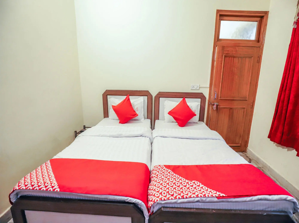 OYO 14562 Rishabh Guest house