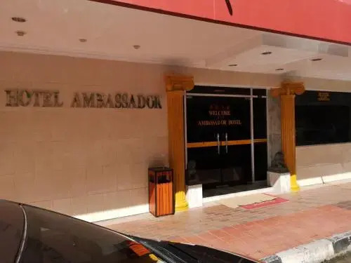 HOTEL AMBASSADOR 1