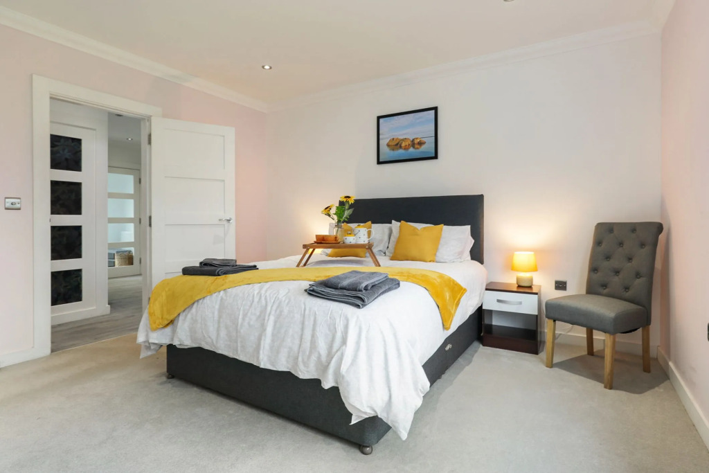 Plas Gwyn - Large Cottage Walk to Beach