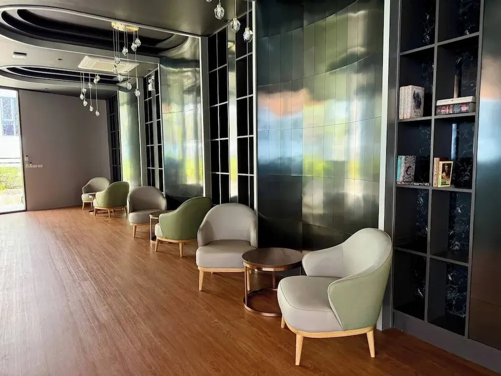 Stylish Apartments in a New Boutique Complex in the Laguna