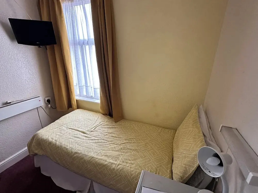 Alondra Hotel