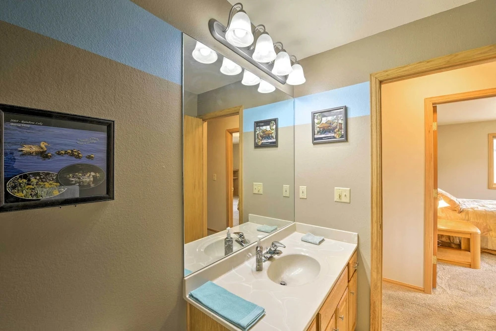 Buena Vista Retreat: 7 Acres & Panoramic Views