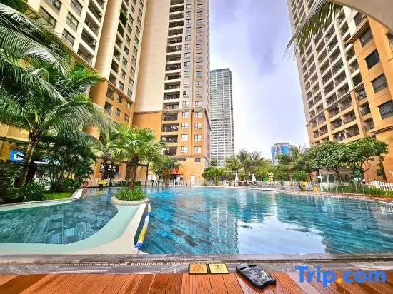 Luxury Apartment in Vinhomes D'Capitale by David Home