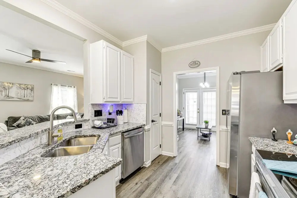 9 Mi to Uptown: Abode w Hot Tub in Charlotte