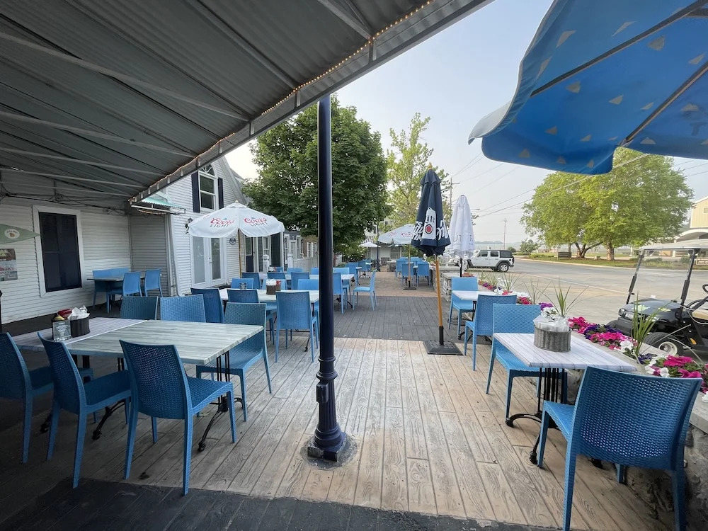 Harbour Square Suites