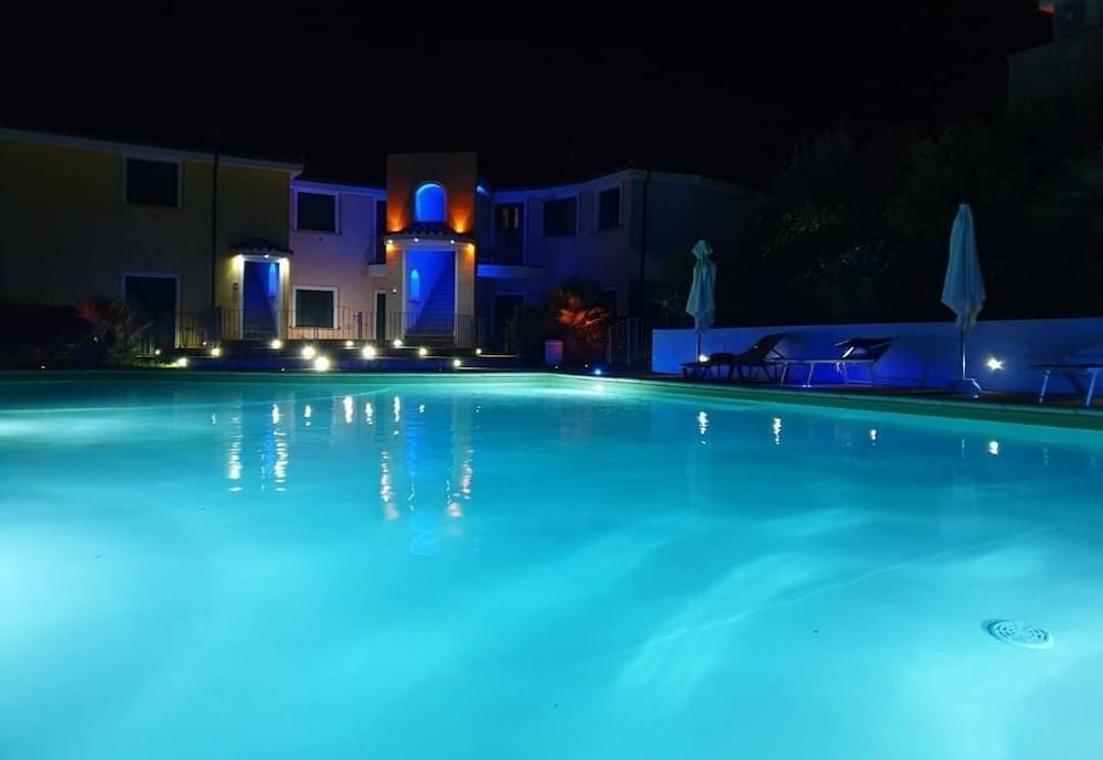 Sardinia Hillside Retreat - Apt 14 - 2BR, quiet area, parking