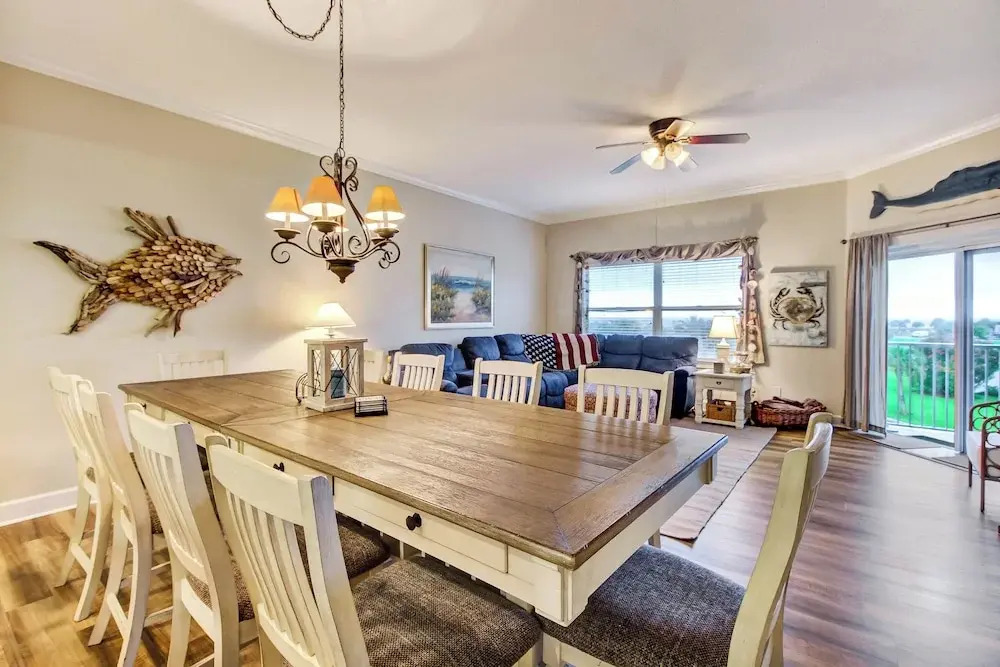 1 Block From the Beach, Next to Ft Clinch State Park and 2 Miles From Historic Centre Street