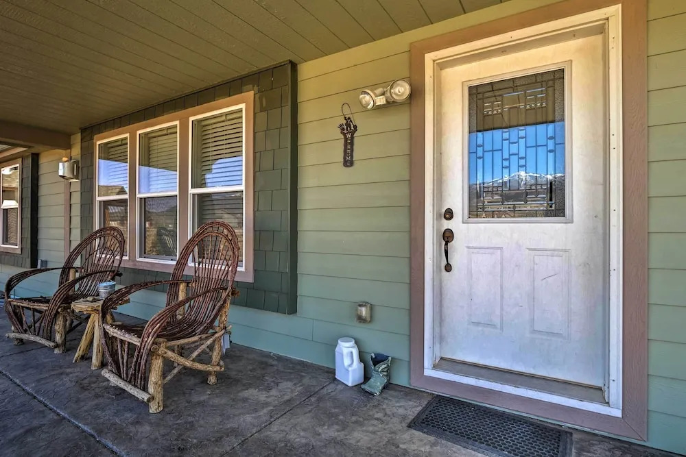 'the Fishing House' Buena Vista Home w/ Mtn Views!