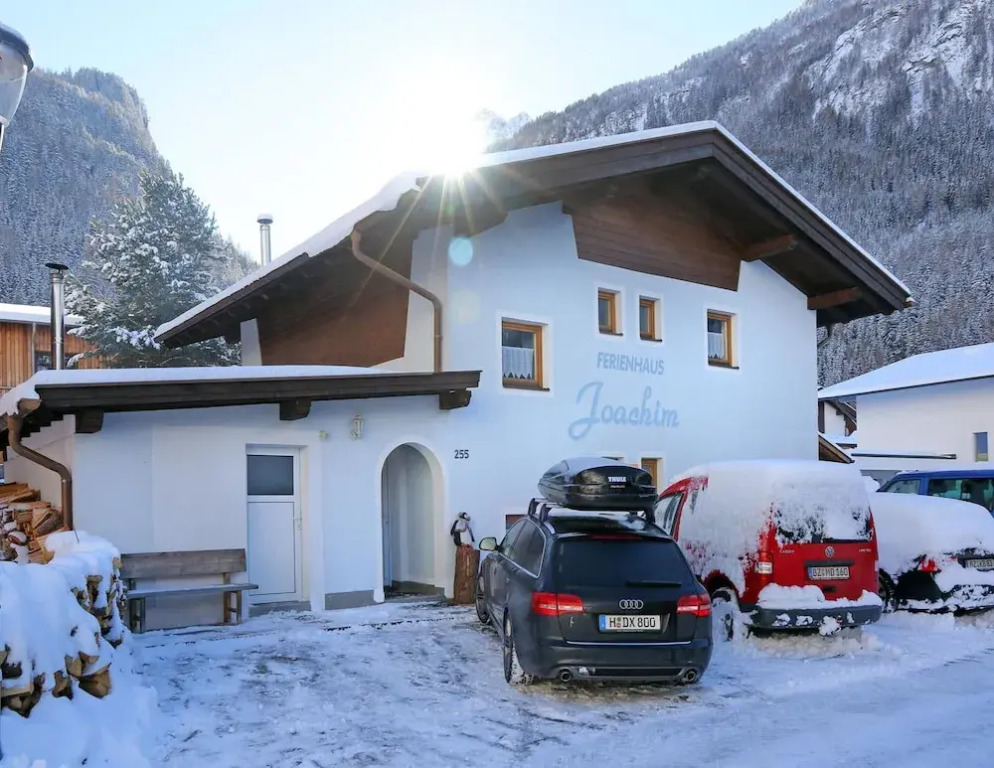 Cosy Holiday Home in Langenfeld