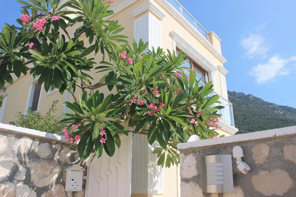 Villa Yakamoz