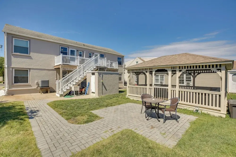 Relaxing Wildwood Crest Retreat w/ 2 Patios!