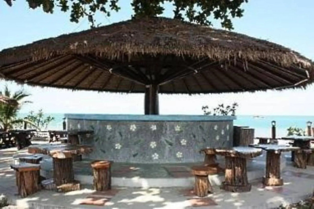 Alongkot Beach Resort Khanom