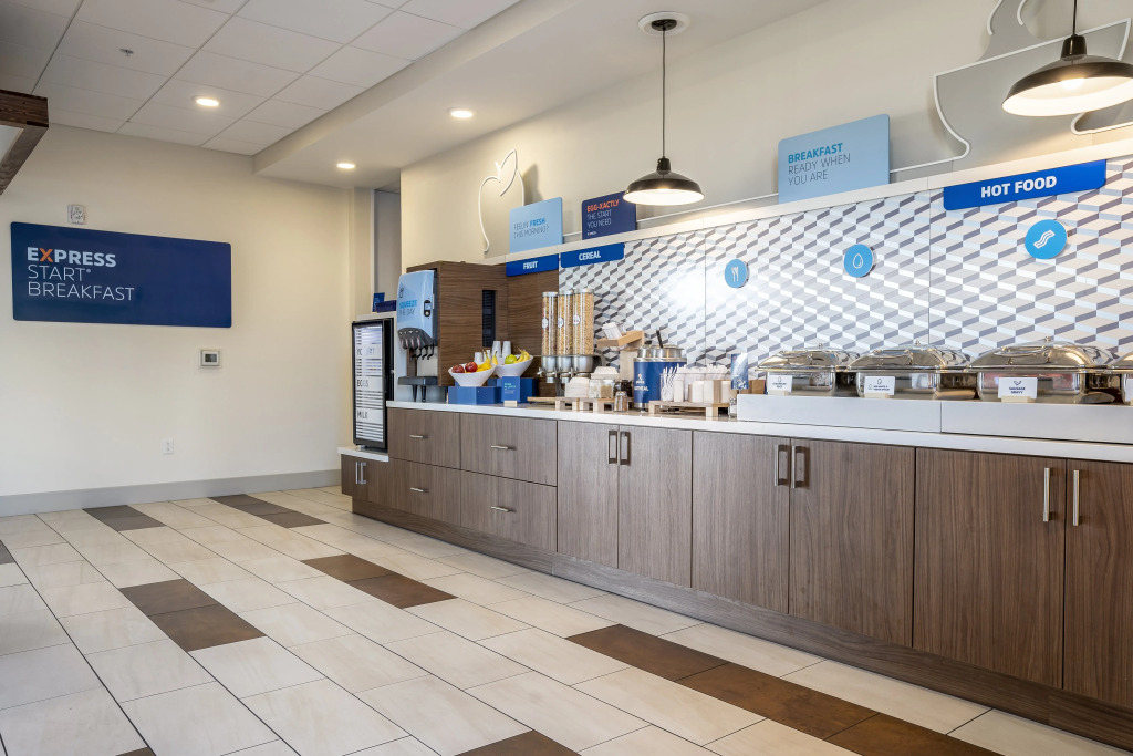 Holiday Inn Express & Suites Platteville by IHG