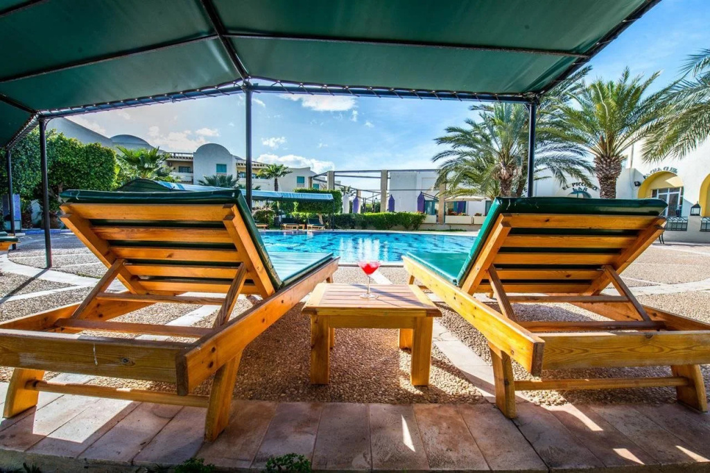 Suites Hôtel Les Charmilles & Spa