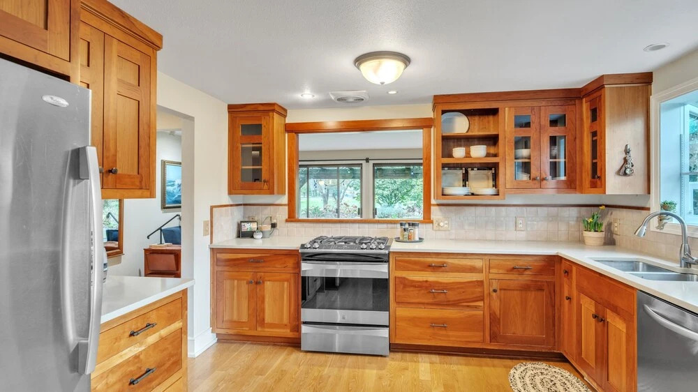 Eugene - Close To Everything 3 Bedroom Home by RedAwning