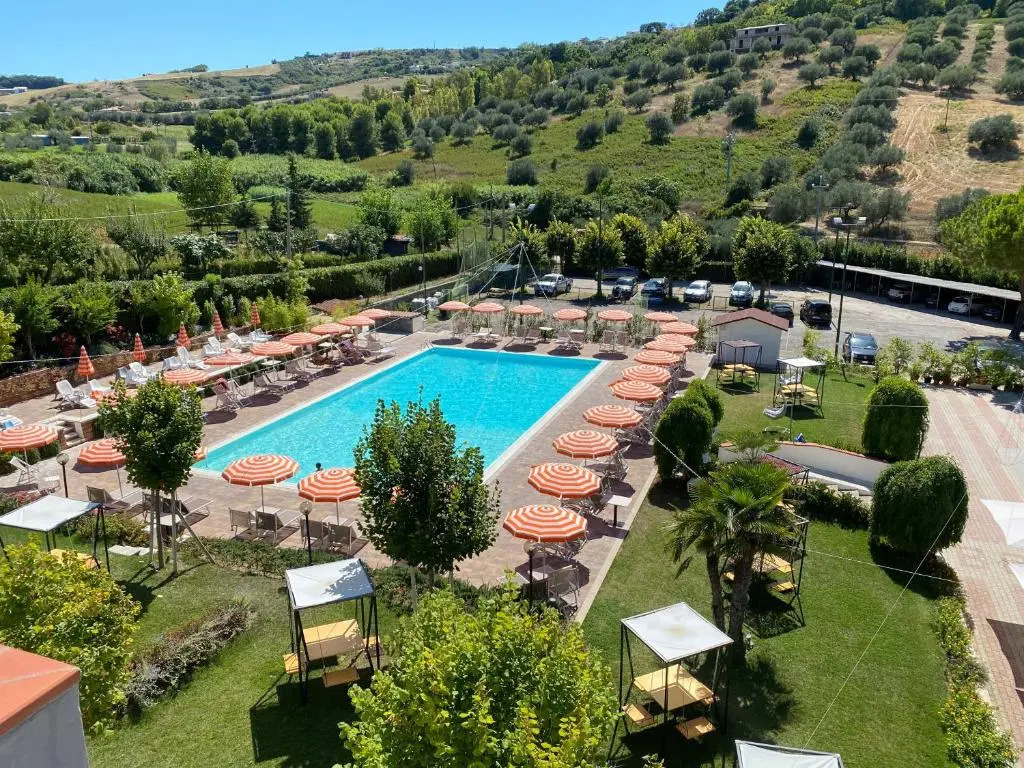 Pineto Resort
