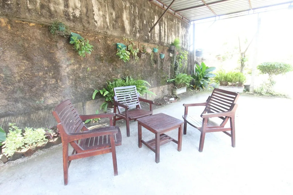 OYO Life 93403 Penginapan Adinda