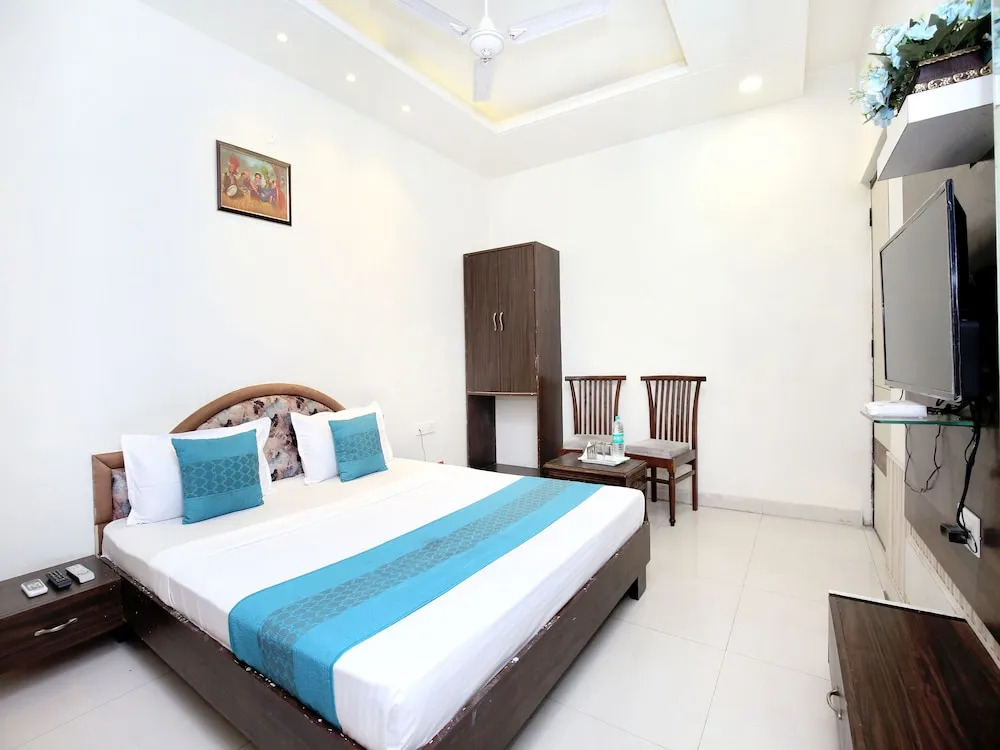 OYO 14510 Hotel Harpal Classic