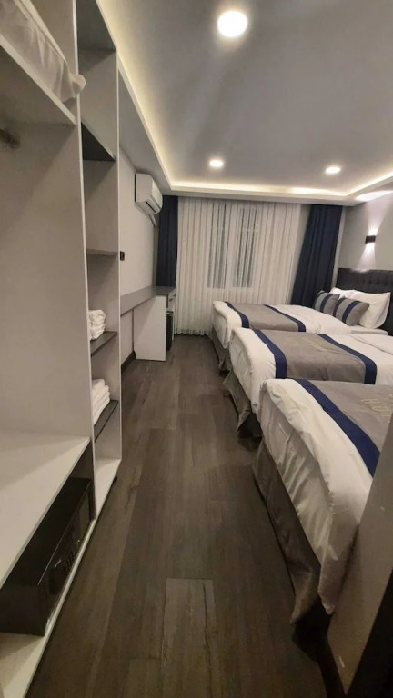 SAND DOOR HOTEL