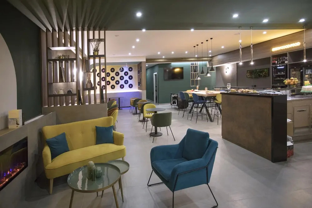 Moody smart & comfy Hotel