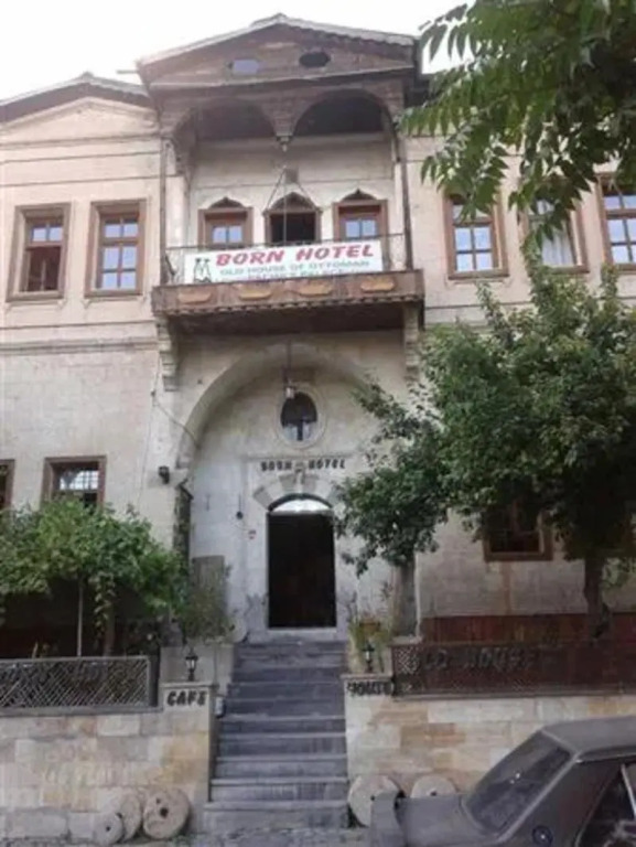 Born Hotel