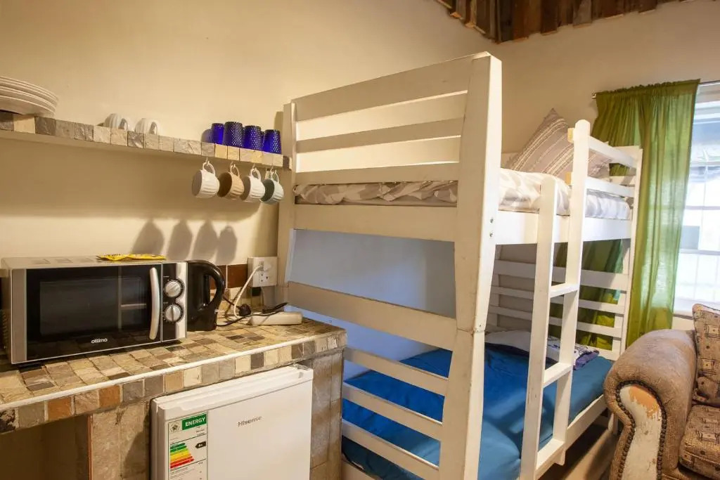 Strand Group Accommodation - 22 Sleeper Helderberg