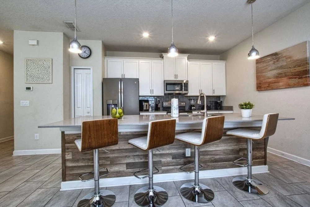 Modern Decor, Waterview W/splashpool, Bbq-1636str 4 Bedroom Townhouse by RedAwning