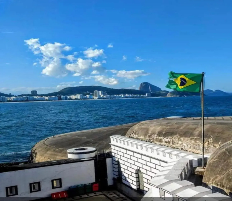 Apartamento Copacabana Qt e Sala a 3 quadras da praia e do Metrô - 250 MB