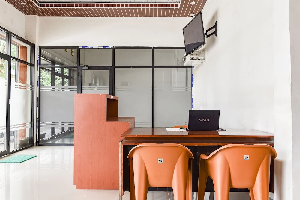 OYO 93503 Lotte Residence