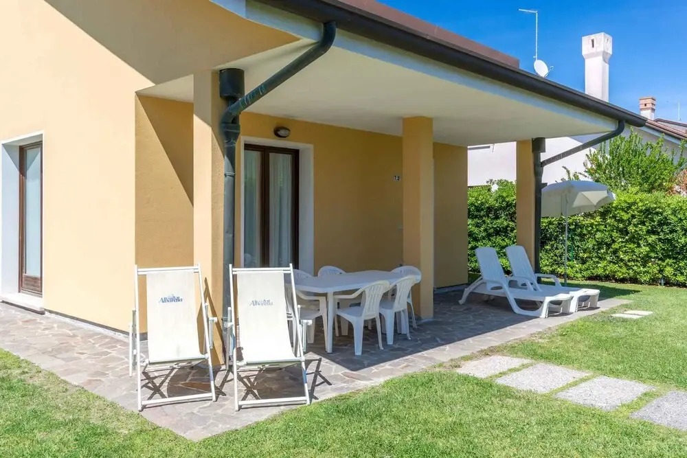 Houses and Apts. in Albarella 24882