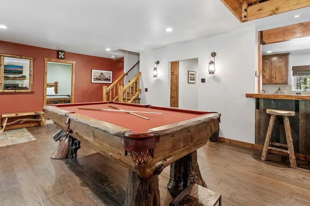 108 - Rustic Ridge Manor